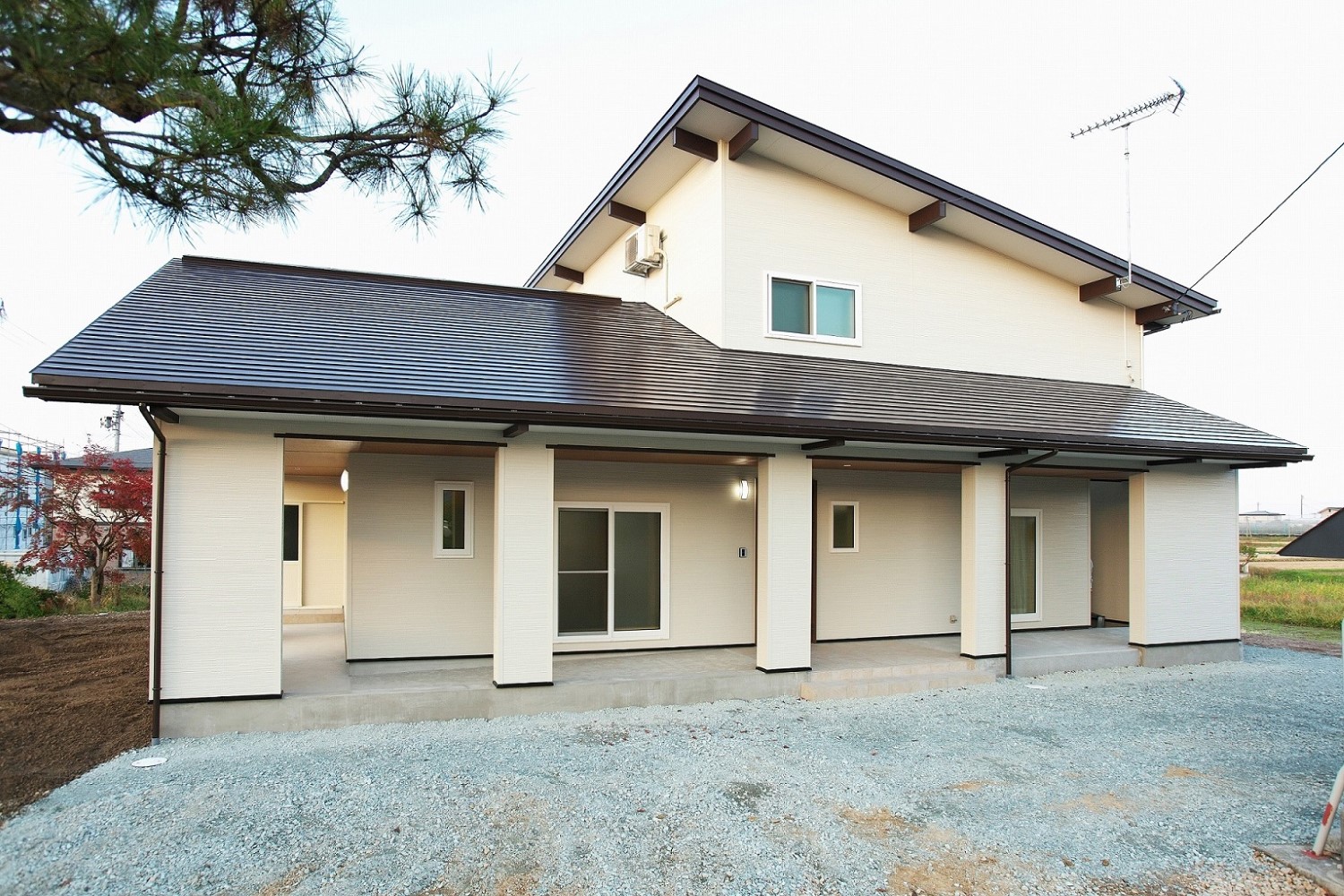 旧家の面影を残し末長く住まう、地中熱利用の心地よい家