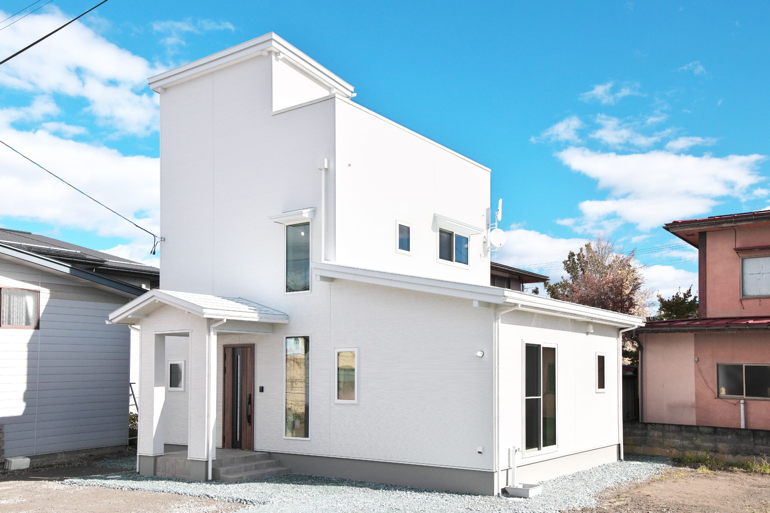 螺旋階段と屋上のある住まい～曲線の美しさと空の開放感～